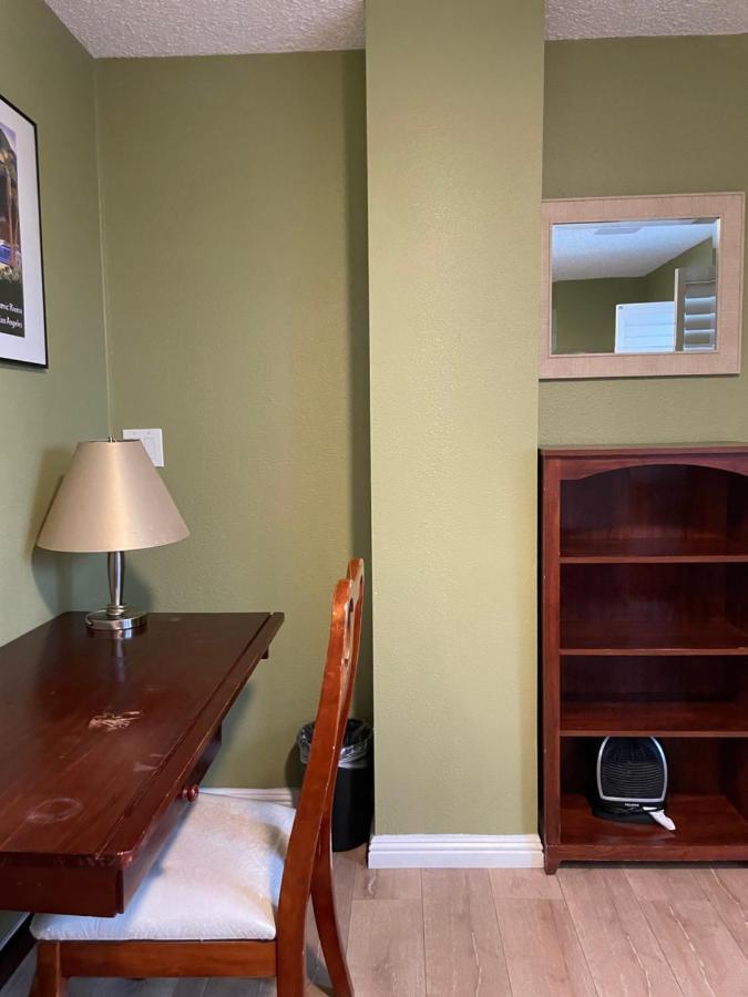 Private In Angeles With Ac, Wifi, Smart Tv, Work Desk Near Sofi Stadium Homestay Los Angeles
