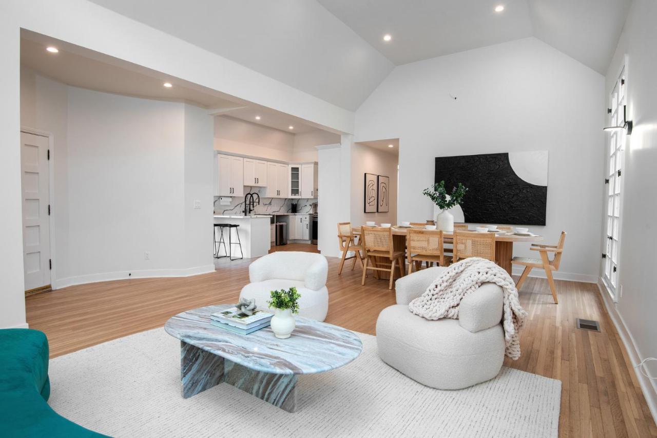 Luxury In West Hollywood, Sleeps 12 Holiday home Los Angeles