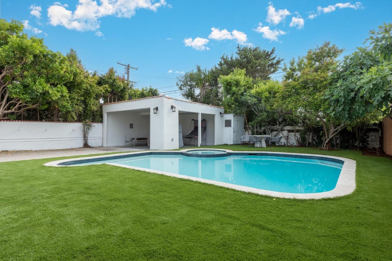 Luxury In West Hollywood, Sleeps 12