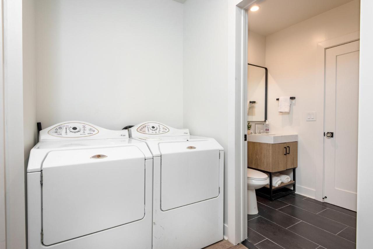 Luxury In West Hollywood, Sleeps 12 Holiday home *