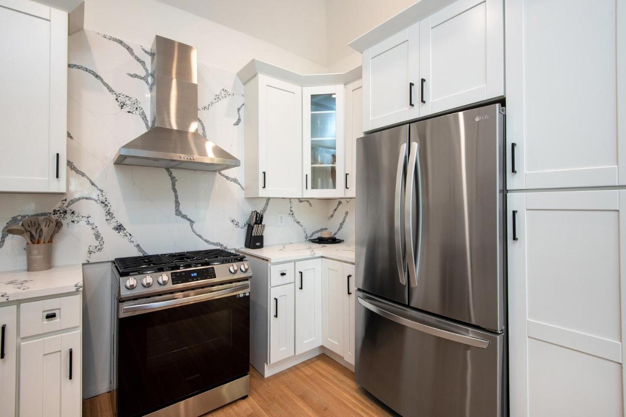 Luxury In West Hollywood, Sleeps 12 Holiday home