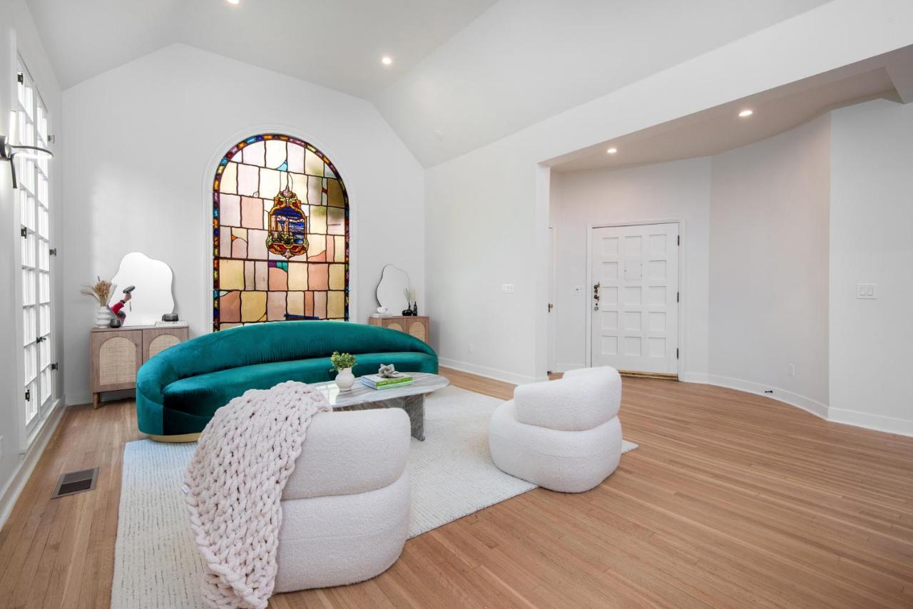Luxury In West Hollywood, Sleeps 12 Holiday home Los Angeles