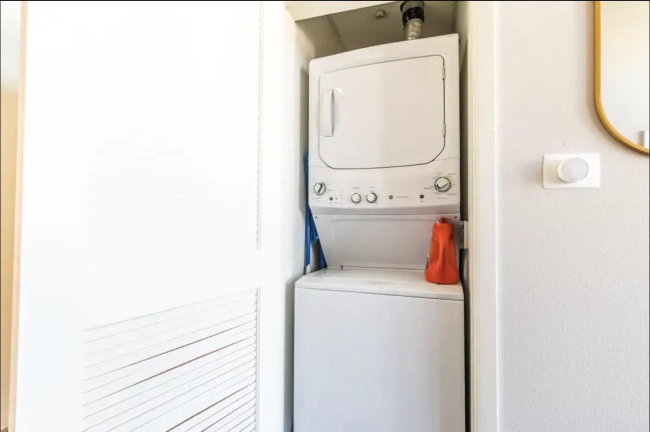 Luxury 2bedroom 2bath Santa Monica Apartment