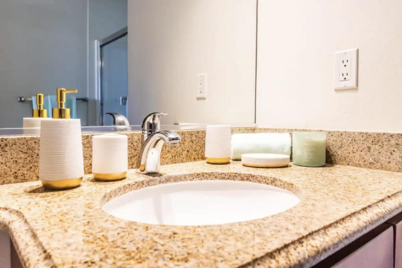 Luxury 2bedroom 2bath Santa Monica * Los Angeles
