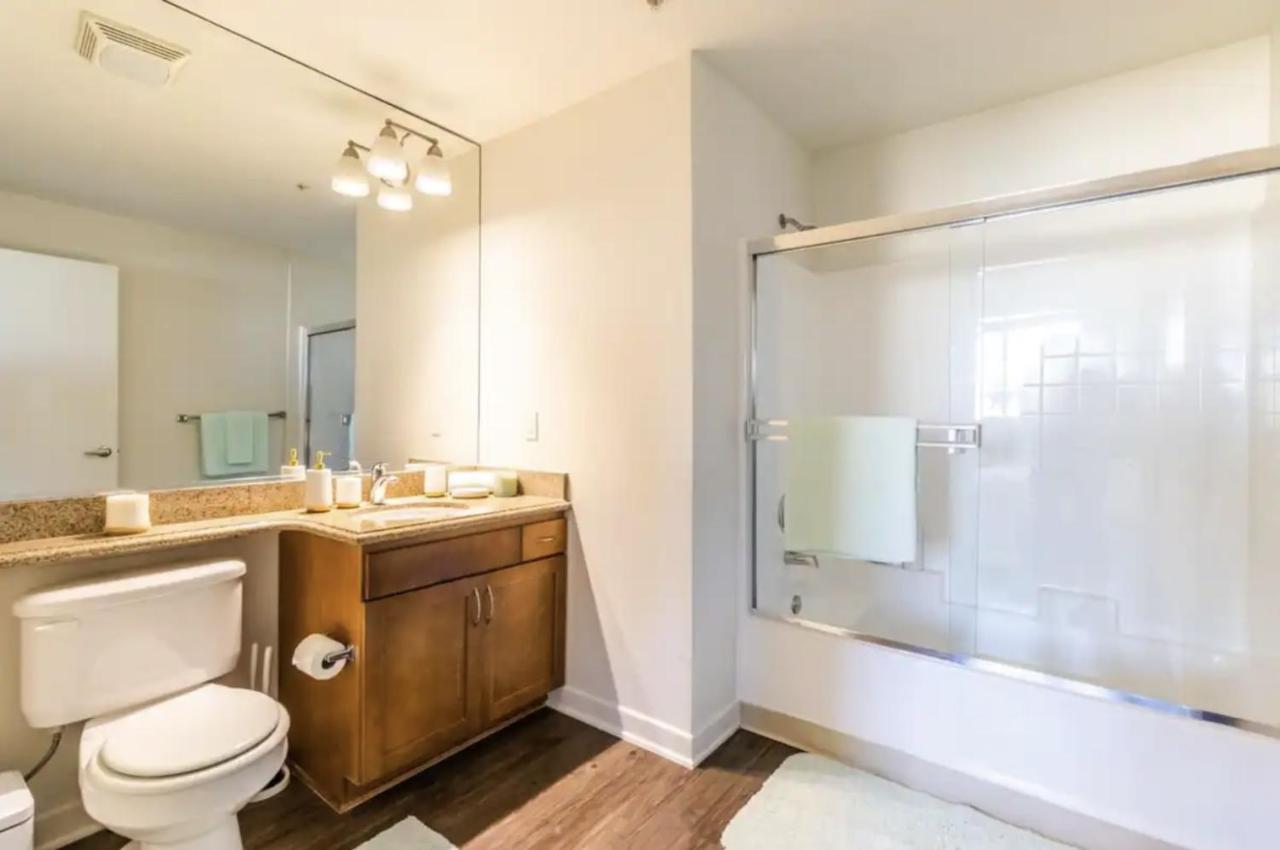 Luxury 2bedroom 2bath Santa Monica Apartment