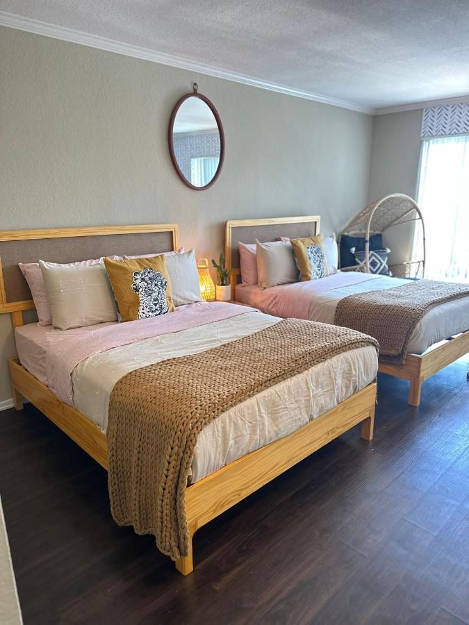 Gucci Mickey And Maxico Lofts Free Parking And Wifi Los Angeles