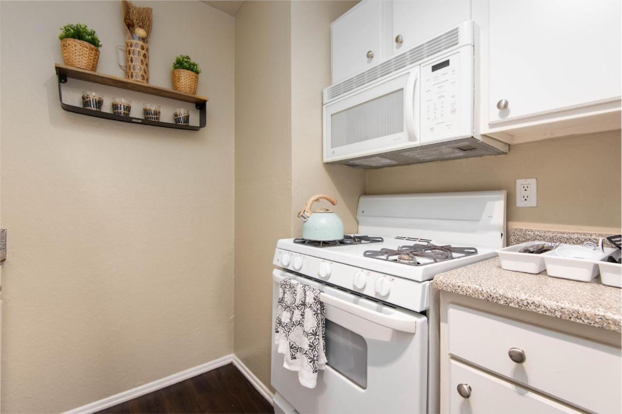 Gucci Mickey And Maxico Lofts Free Parking And Wifi Apartment Los Angeles
