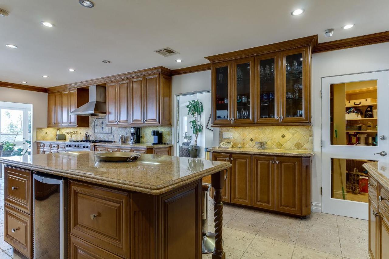 Beverly Hills View Mansion Villa