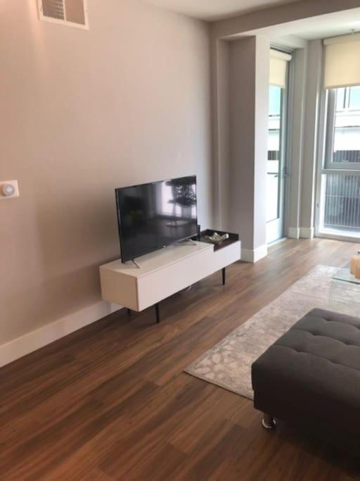 The Palomino - Modern, Stylish, Secure Entry, Spacious With 2 Master Bedrooms, Wlk To Pier Apartment Los Angeles