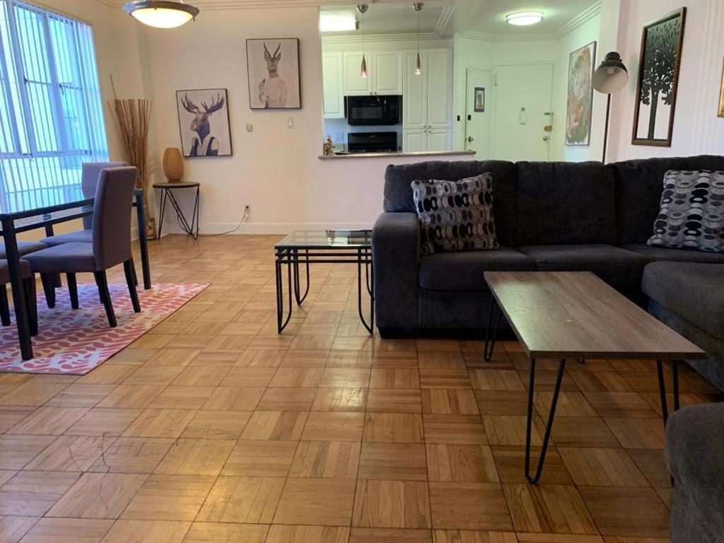 La Brea Apartment
