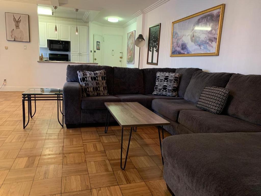 La Brea Apartment