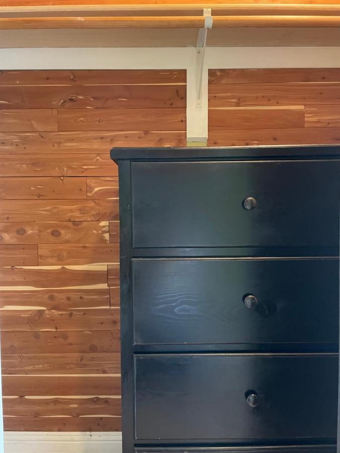 Private In Angeles With Wifi, Tv, And View Of Hollywood Sign & Shared Kitchen * Los Angeles