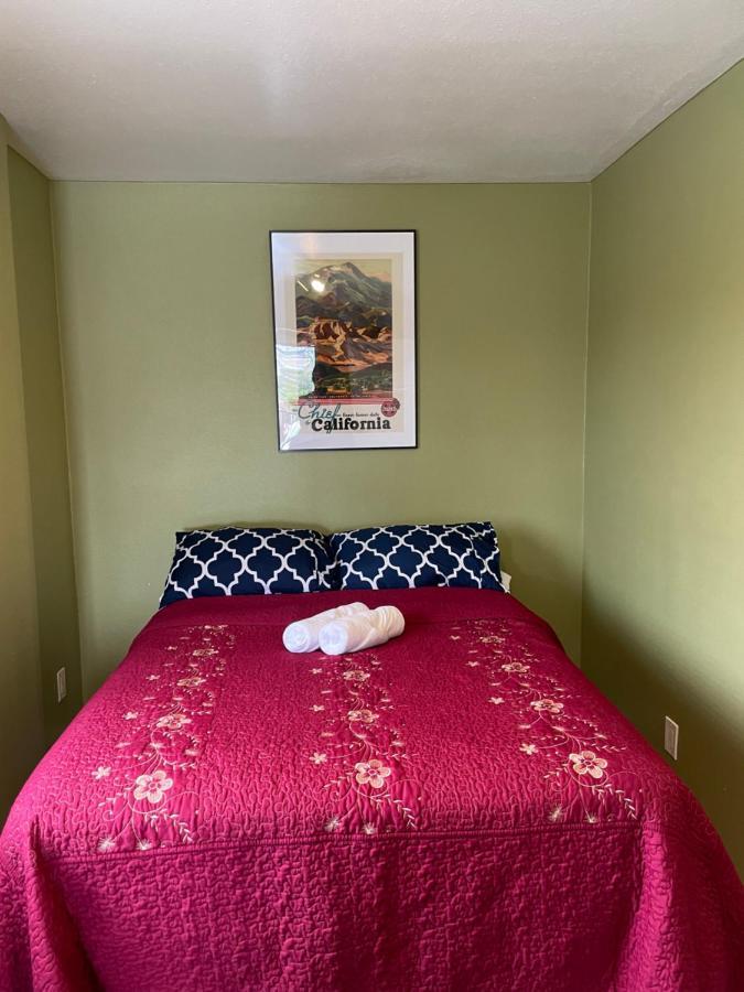 Private In Angeles With Wifi, Tv, And View Of Hollywood Sign & Shared Kitchen *