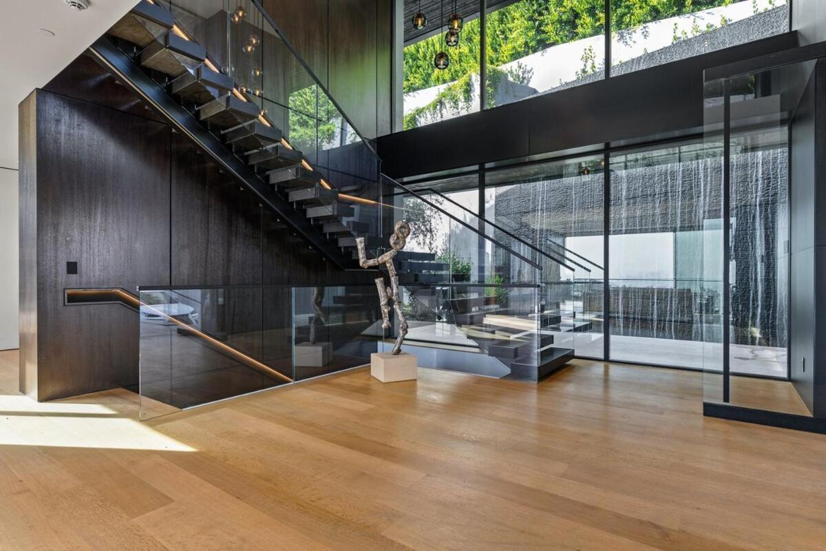 California Crystal Villa Los Angeles