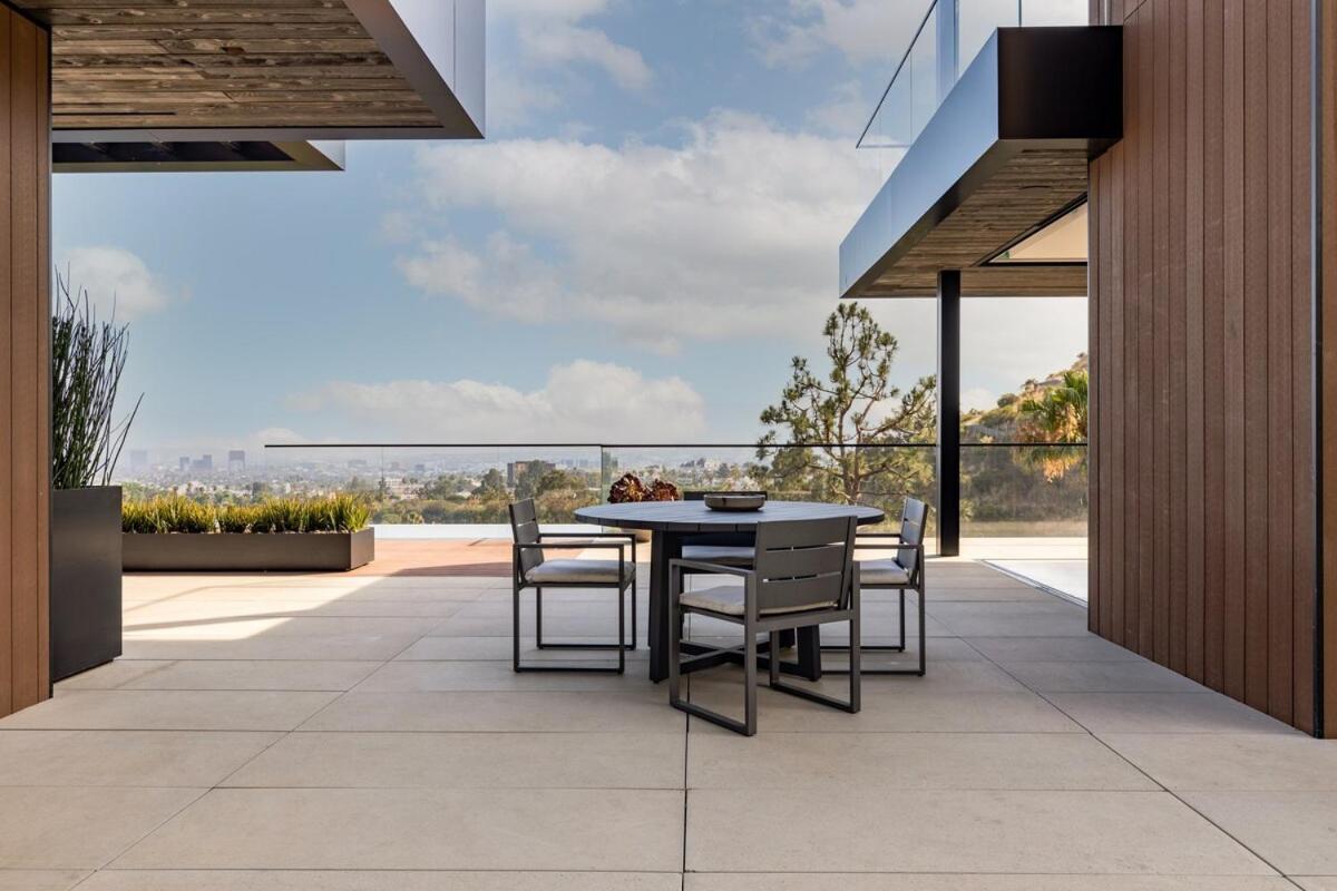 California Crystal * Los Angeles