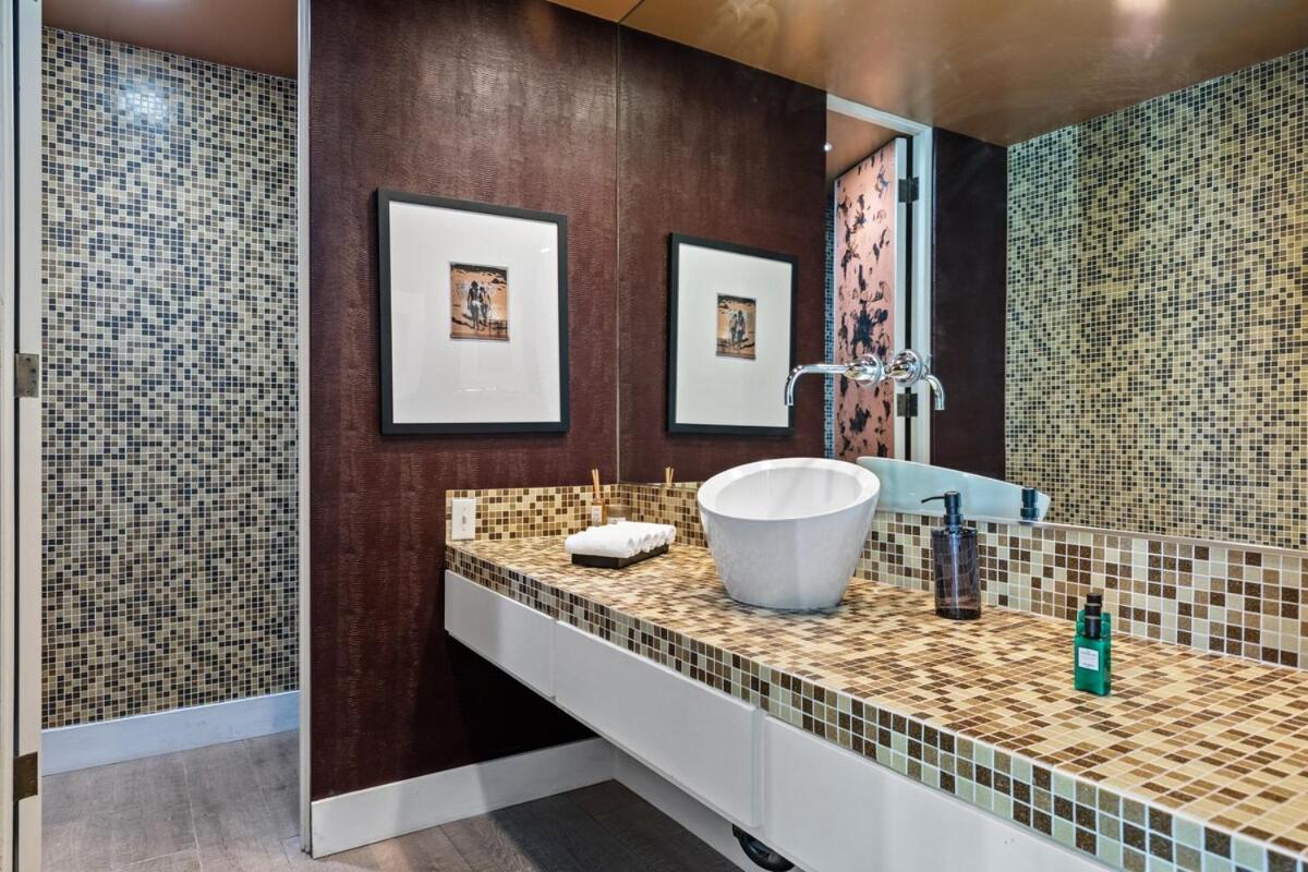 Mid Century Modern In Trousdale With Tennis Holiday home *