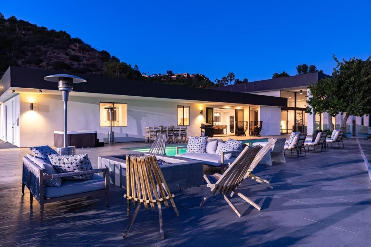 Mid Century Modern In Trousdale With Tennis * Los Angeles