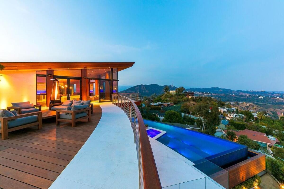 Modern With Unmatched Skyline Views Casa de férias Los Angeles