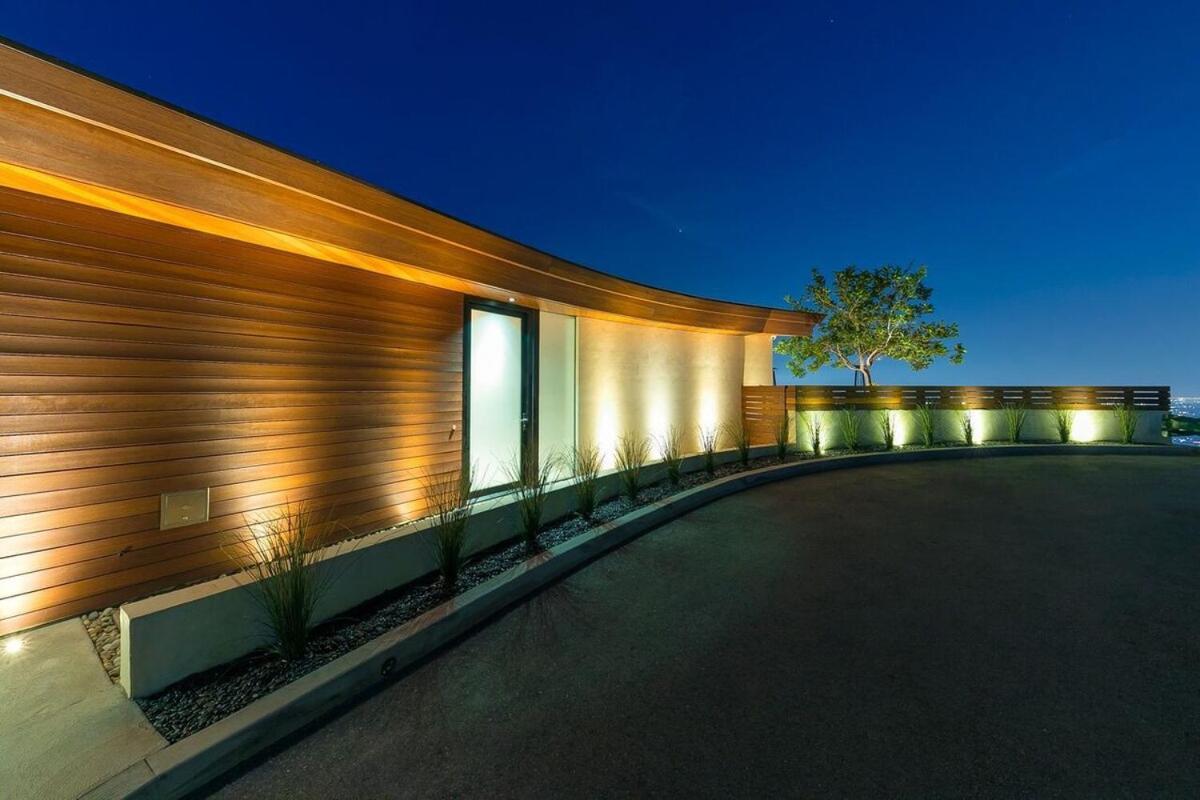 Casa de férias Modern With Unmatched Skyline Views *