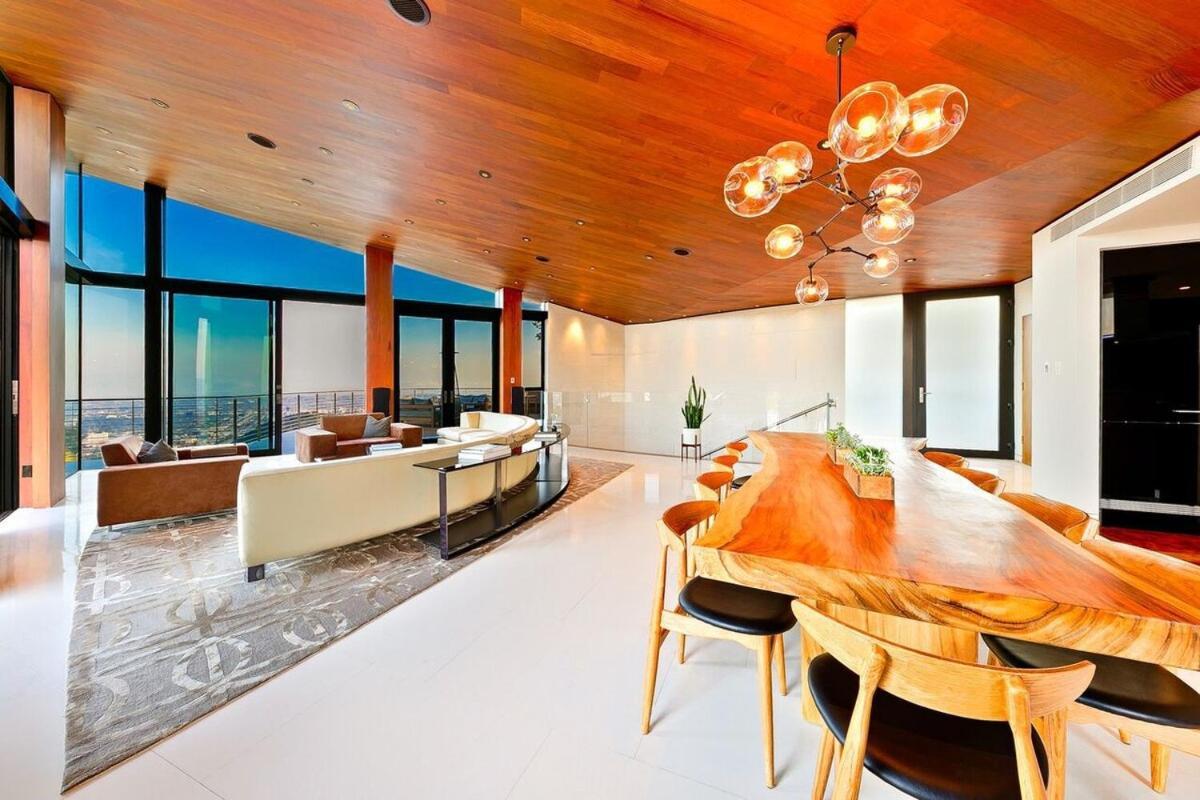Modern With Unmatched Skyline Views Casa de férias