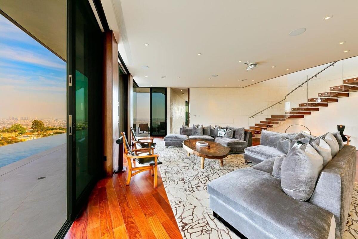 Casa de férias Modern With Unmatched Skyline Views