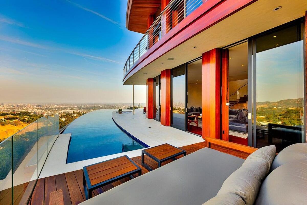 Modern With Unmatched Skyline Views Casa de férias *