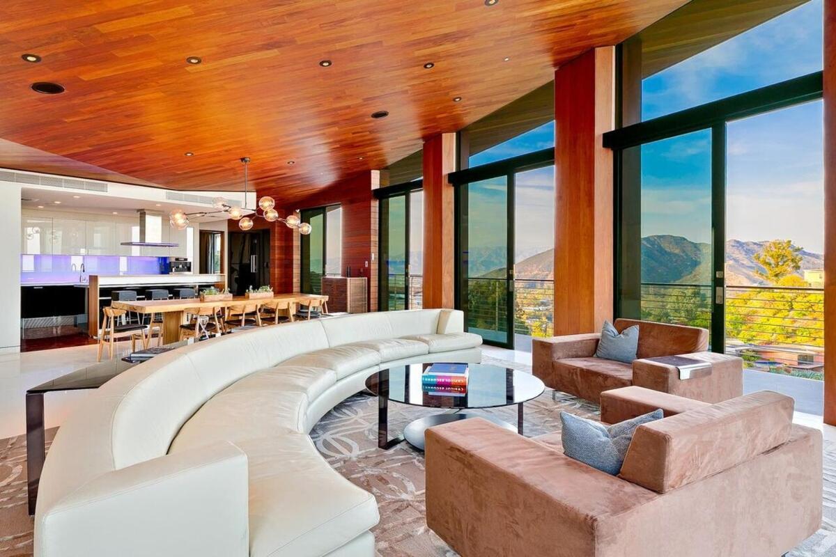 Modern With Unmatched Skyline Views * Los Angeles