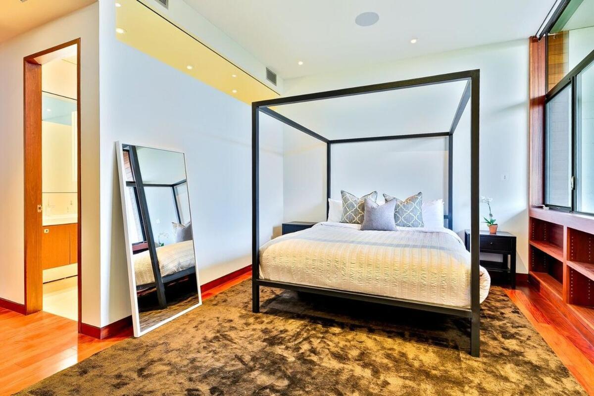 Modern With Unmatched Skyline Views * Los Angeles