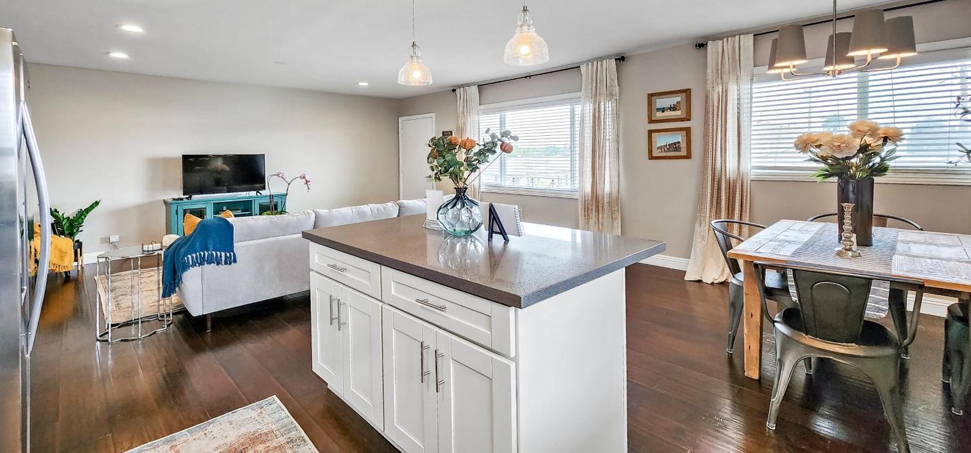 15 Mins To Venice Beach, Lax And Private Parking *