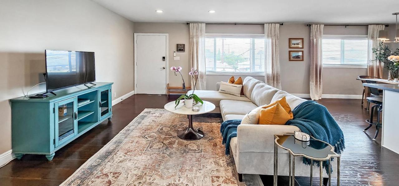 Apartment 15 Mins To Venice Beach, Lax And Private Parking