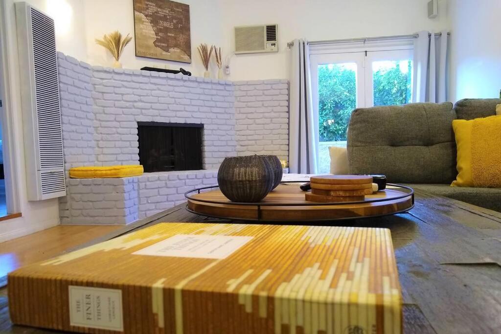 3 Bedroom + Near Venice + Redecorated + Backyard With Bbq Villa *
