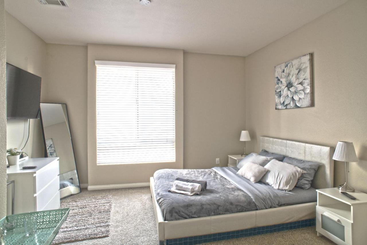 Private Bedroom And Bathroom In Shared 2 Bedroom In Venice - Pool - Hot Tub & Gym Casa de hóspedes Los Angeles