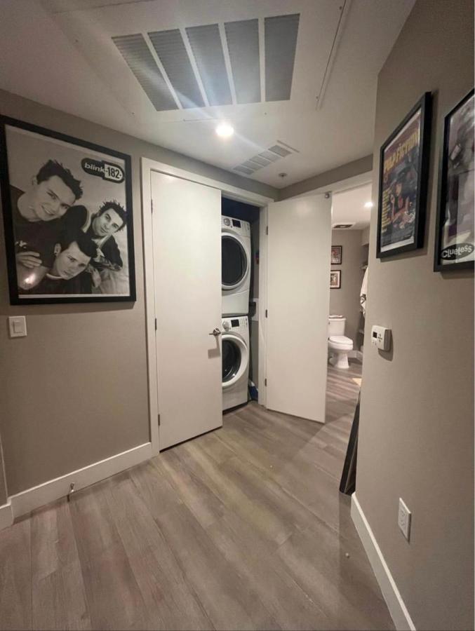 Luxury West Hollywood Gem With Pool & Hot Tub + Gym Apartment *