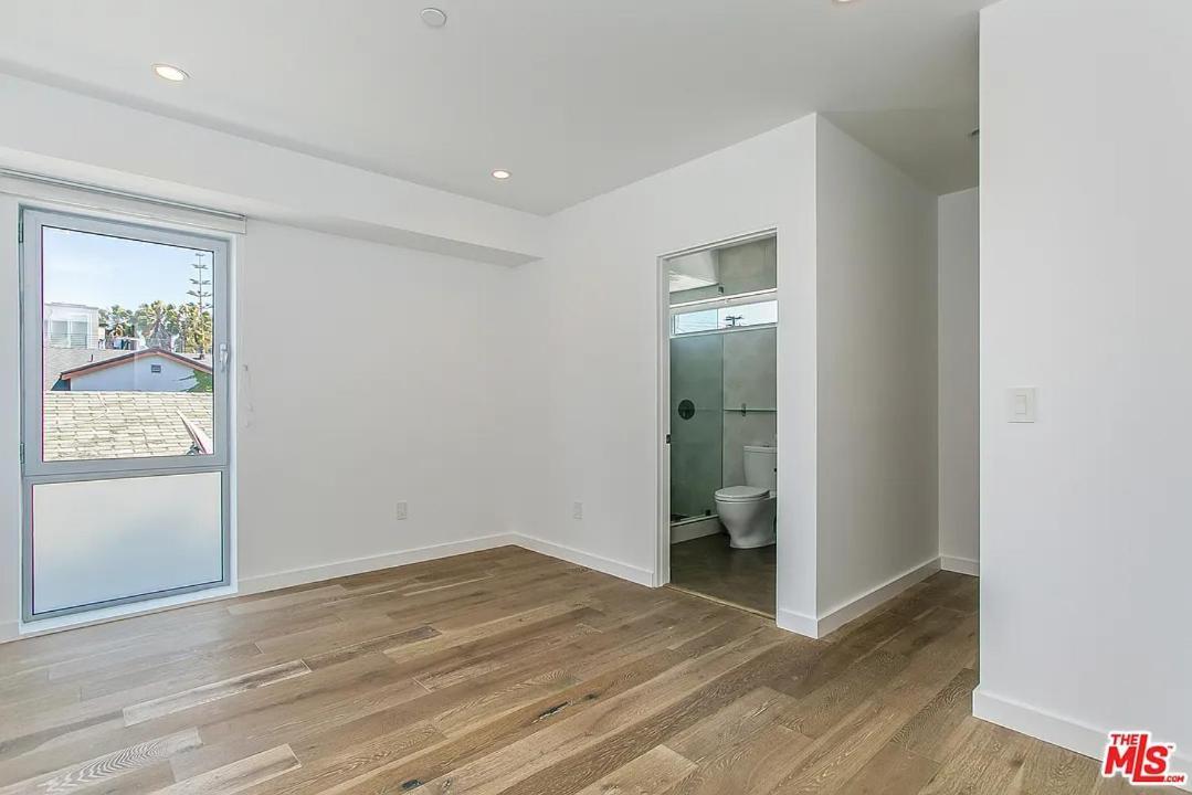 Brooks Apartment Los Angeles