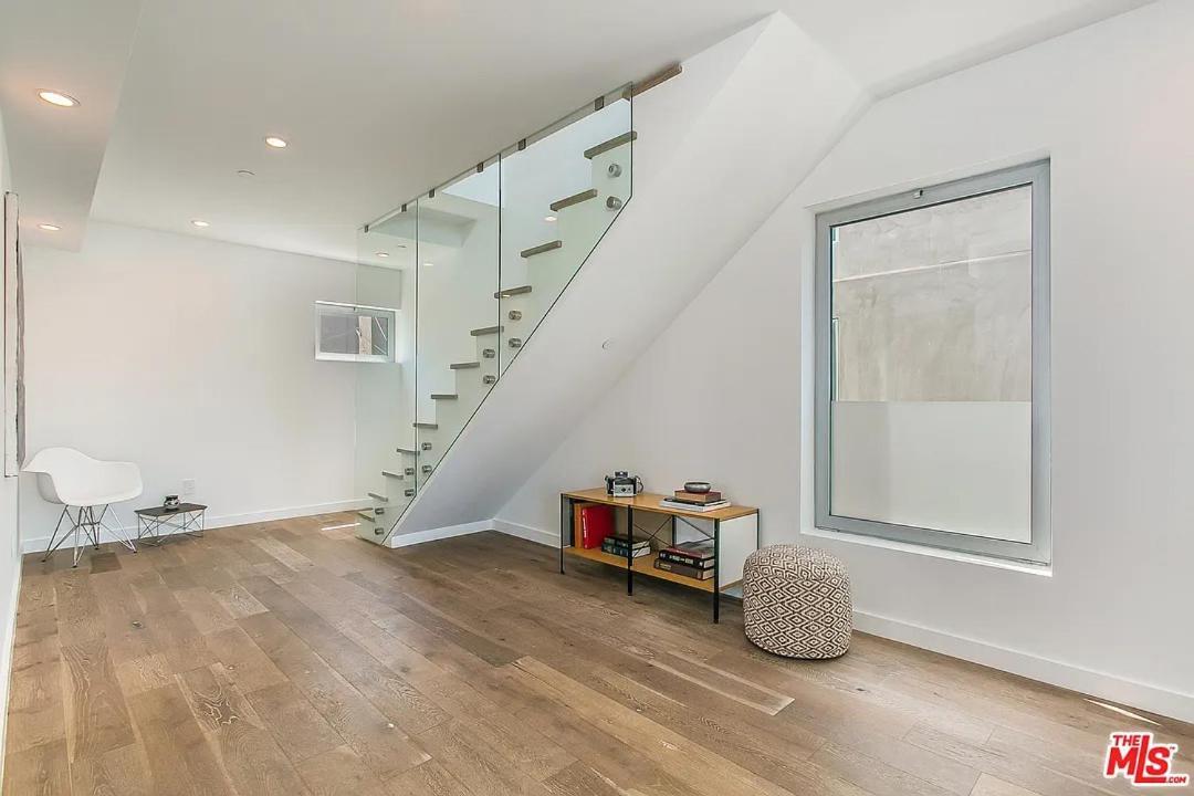 Apartment Brooks Los Angeles