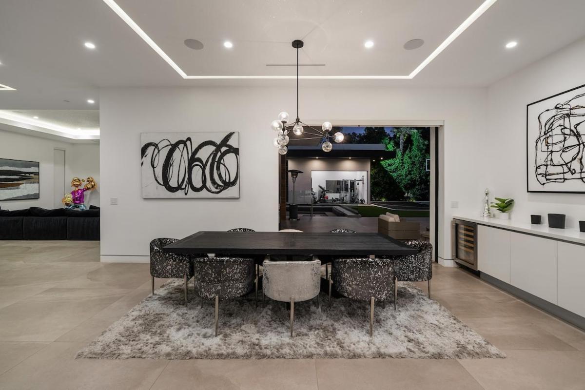 Ostrom * Los Angeles