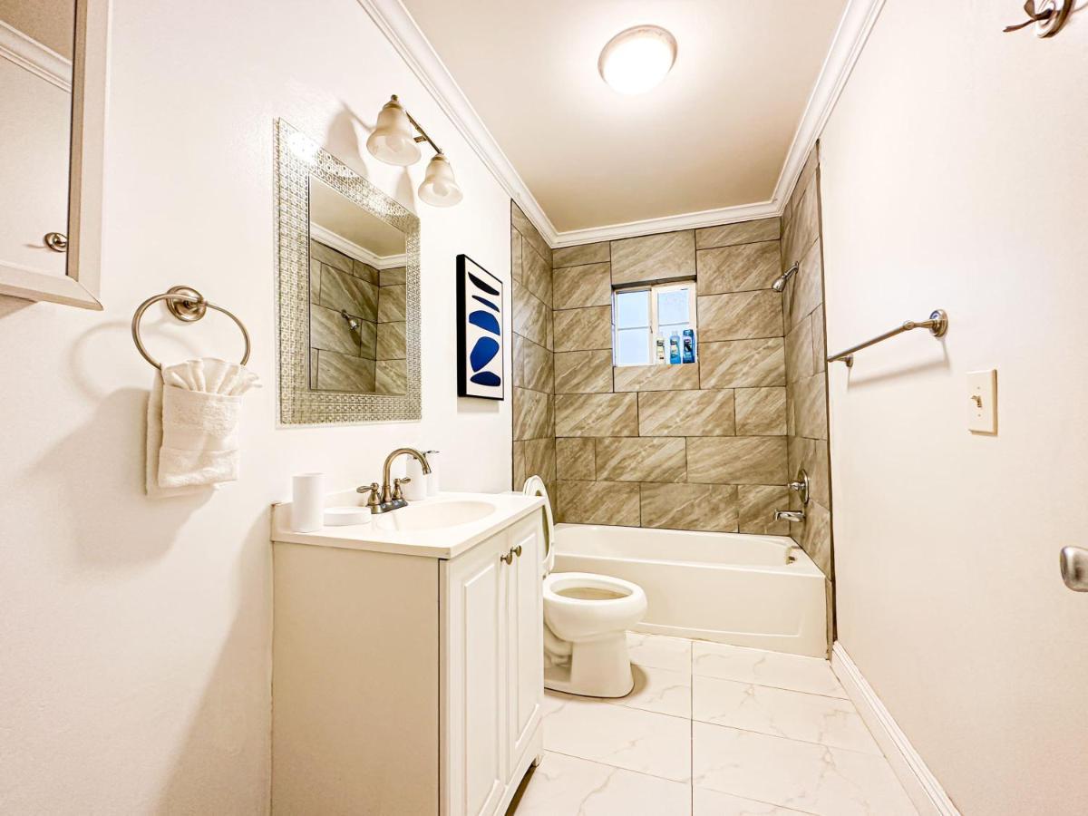 Charming 4 Bedroom Oasis In - Rog-ct Los Angeles