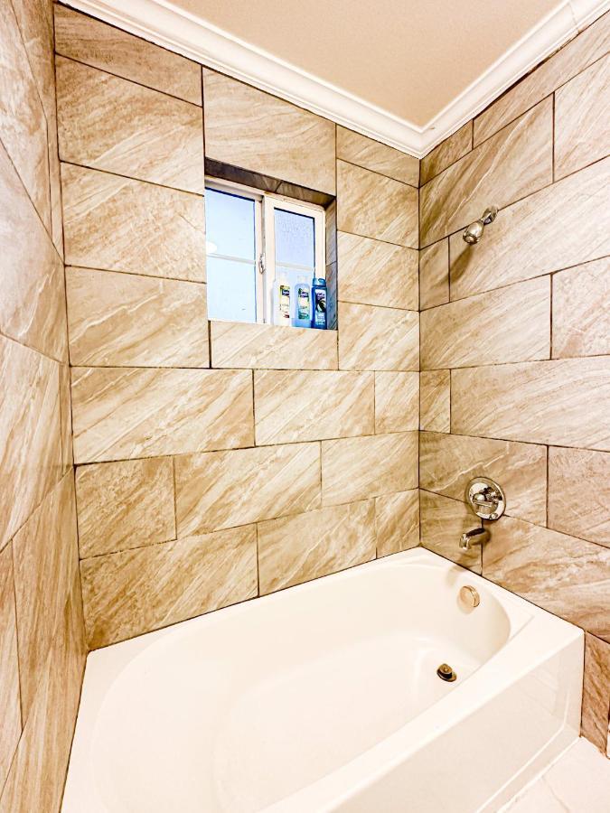 Charming 4 Bedroom Oasis In - Rog-ct Holiday home Los Angeles