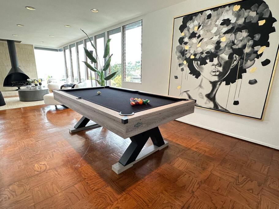 Urban Oasis: Stylish Mid-century In Weho Holiday home *