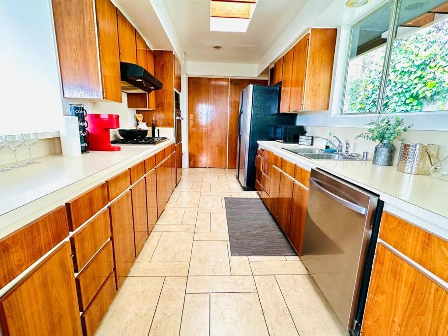 Urban Oasis: Stylish Mid-century In Weho * Los Angeles