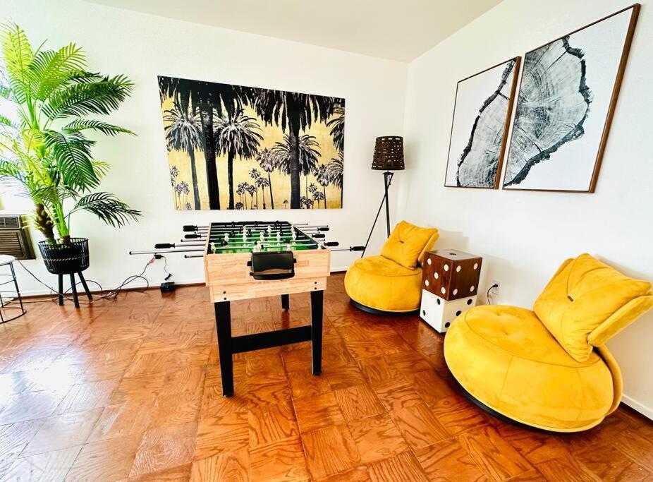 Holiday home Urban Oasis: Stylish Mid-century In Weho *
