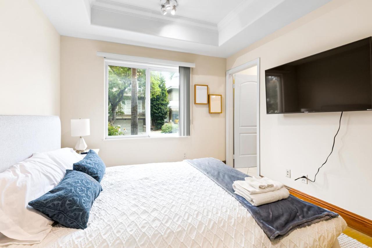 Charming And Stylish In The Heart Of La Los Angeles