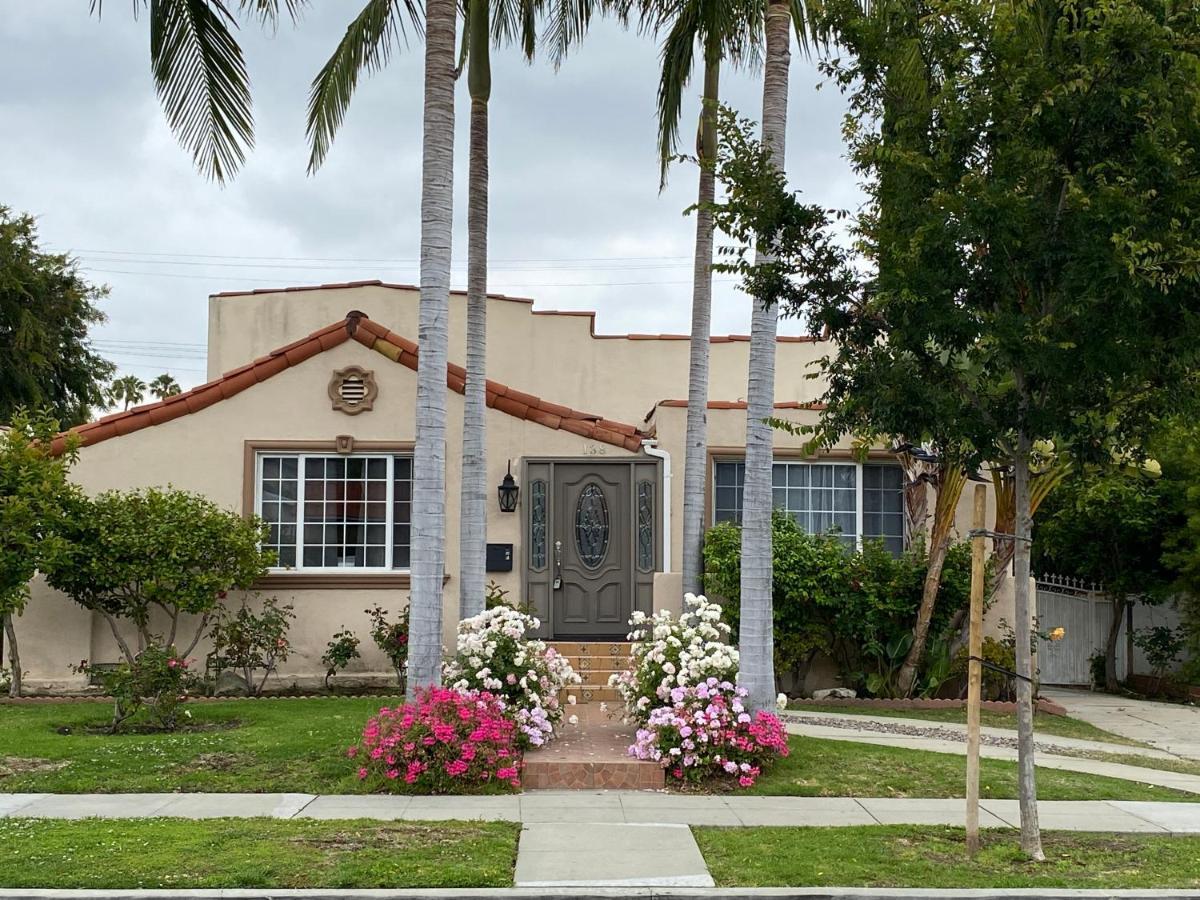 2 Bedroom In Beverly Hills With Jacuzzi Holiday home *