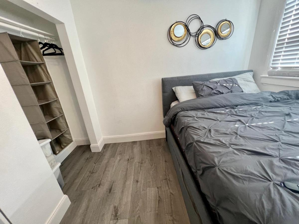 2 Bedroom In Angeles Villa Los Angeles