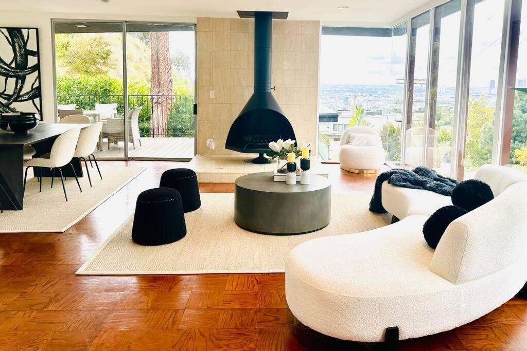 Urban Oasis: Stylish Mid-century In Weho