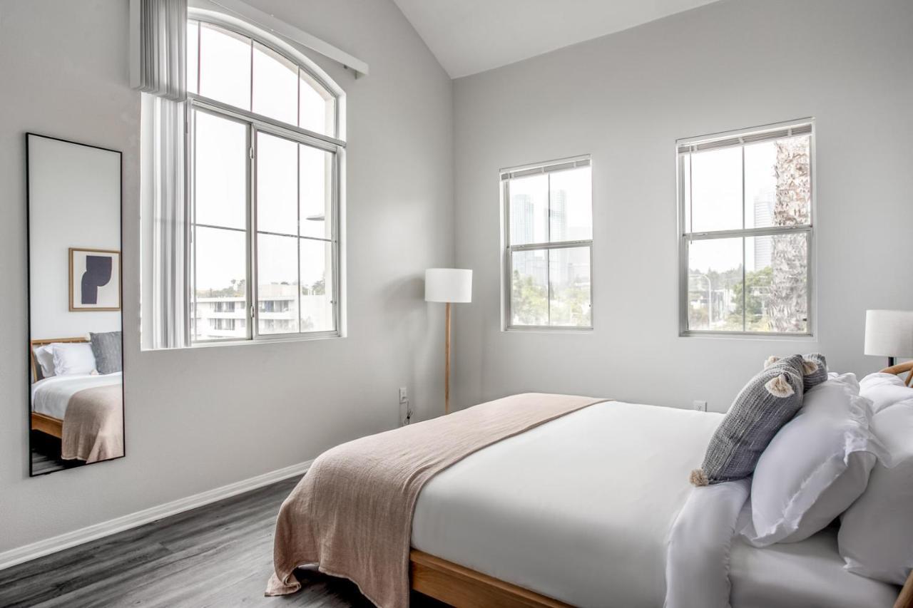 West La 2br W Rooftop Courtyard Lax-1055 Apartment