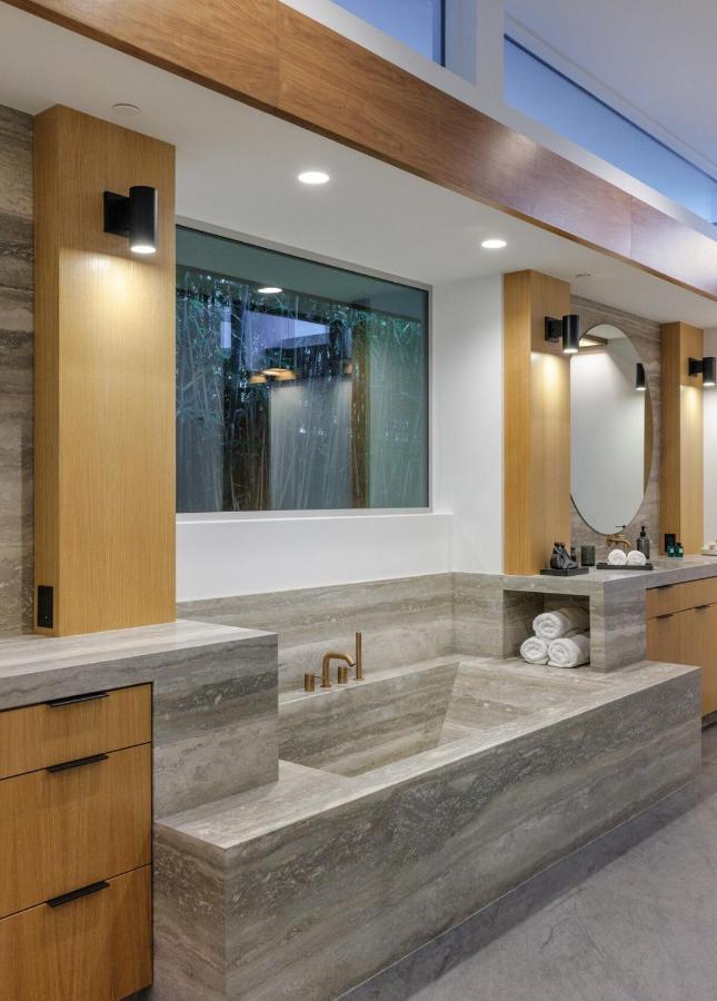 Loma Vista Modern Holiday home *