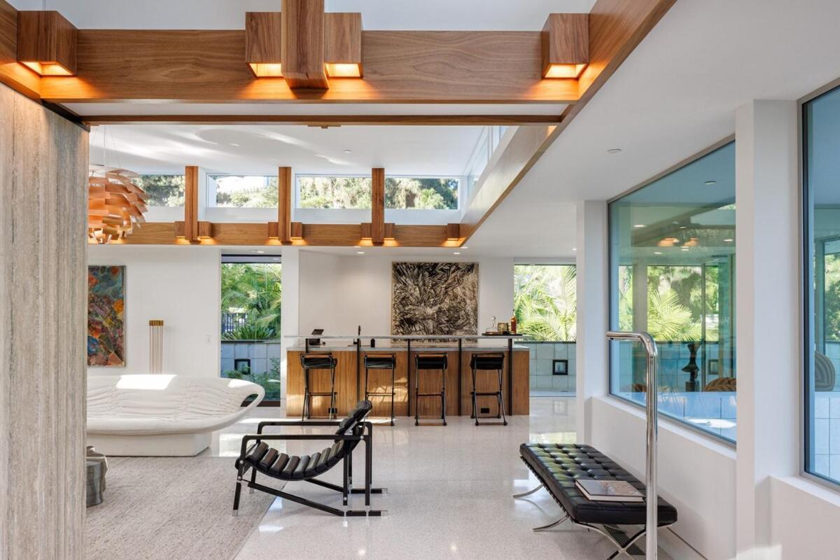 Loma Vista Modern