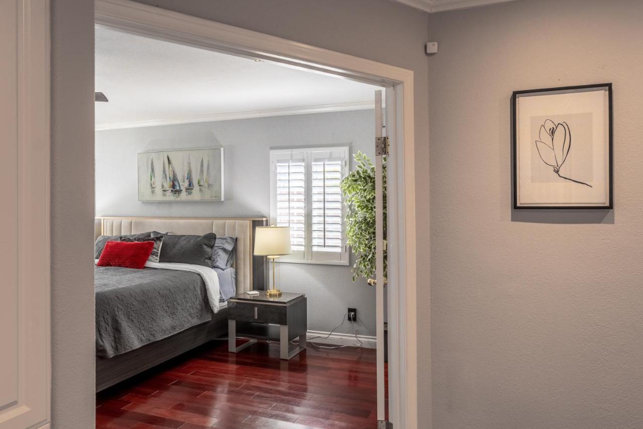 Stunning, Quiet Pvt Luxe Home! King Bed, Jacuzzi, Fire Pit, Bbq! Beautiful! * Los Angeles
