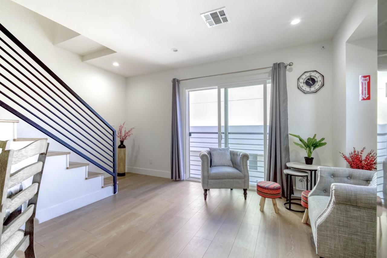 Apartment Modern In Los Angeles